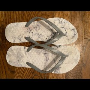 Victoria’s Secret PINK Marble Effect Flip Flops 7